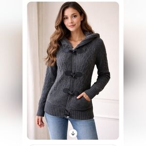 Gray Hooded Cable Knit Toggle Sweater | Faux Fur Lined | Size M